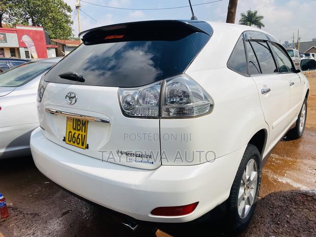 Toyota Harrier 2010