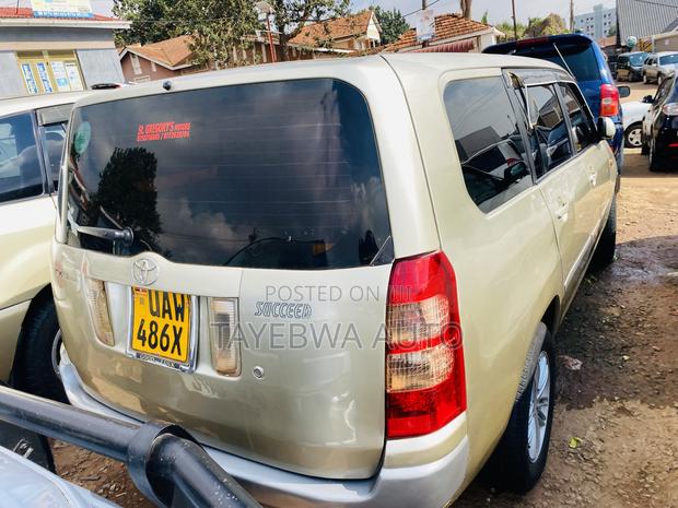 Toyota Succeed 2004 Gold
