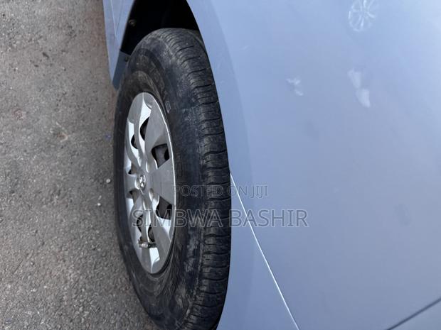 Toyota Noah 2011 Blue
