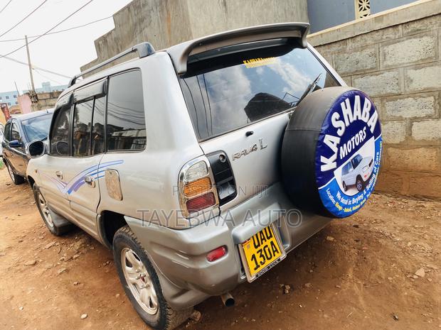 Toyota RAV4 1999 Silver