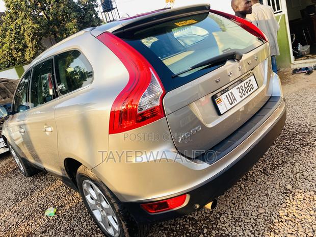 Volvo XC60 2012 Brown