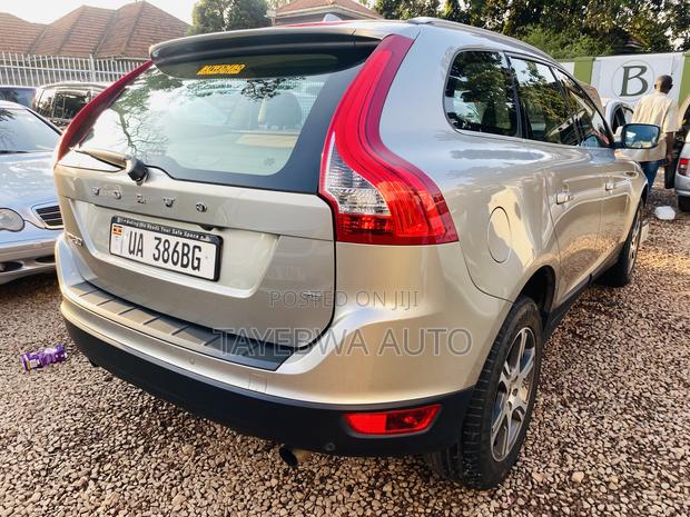Volvo XC60 2012 Brown
