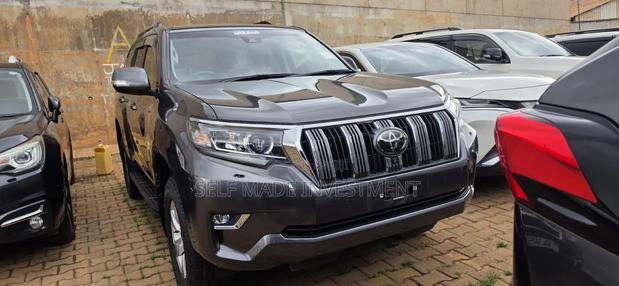 Toyota Land Cruiser Prado 2018 Gray