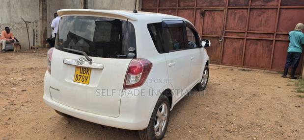 Toyota Ractis 2009 White
