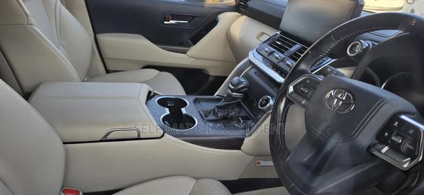 Toyota Land Cruiser 2023 White