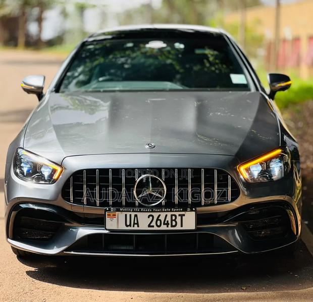 Mercedes-Benz E400 2020 Gray