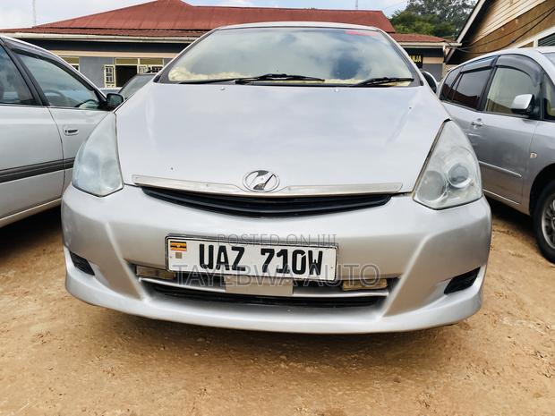 Toyota Wish 2005