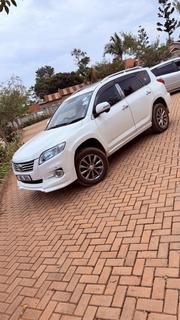 Toyota Vanguard 2010 White for sale
