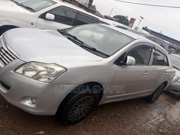 Toyota Premio 2010 Silver