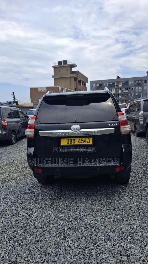 Toyota Land Cruiser Prado 2016 Black