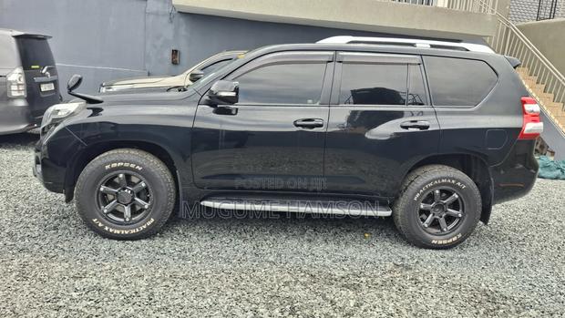 Toyota Land Cruiser Prado 2016 Black