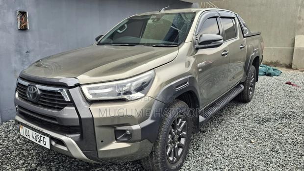 Toyota Hilux 2022 Silver