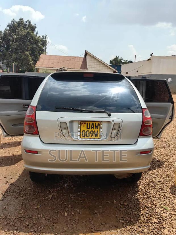 Toyota Nadia 2000 Silver