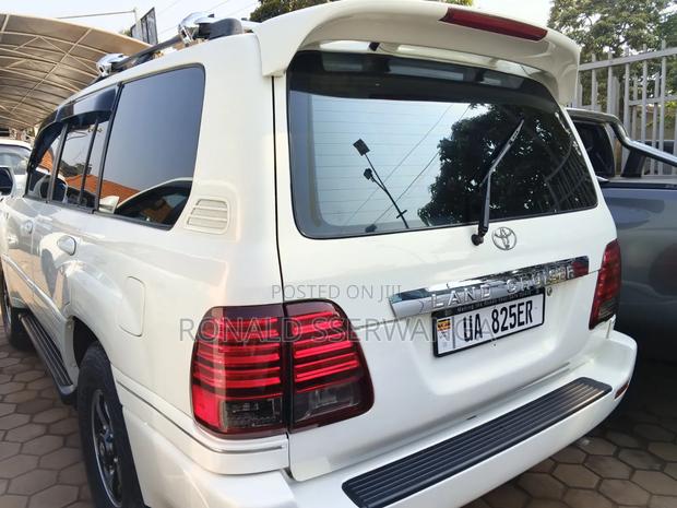 Toyota Land Cruiser Cygnus 4.7 2007