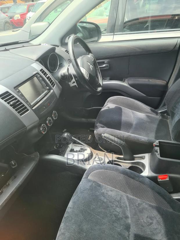 Mitsubishi Outlander 2012 Black