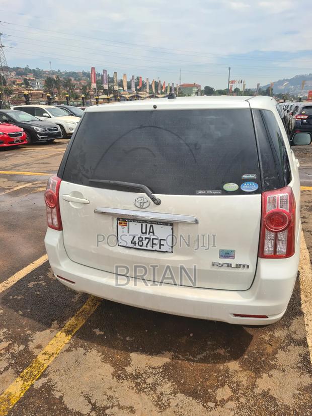 Toyota Raum 2011 White