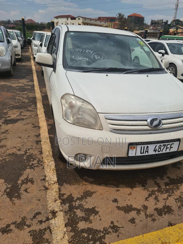 Toyota Raum 2011 White