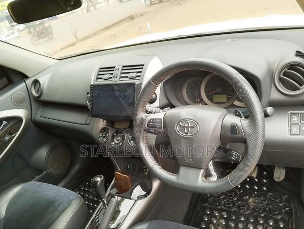 Toyota Vanguard 2013 White