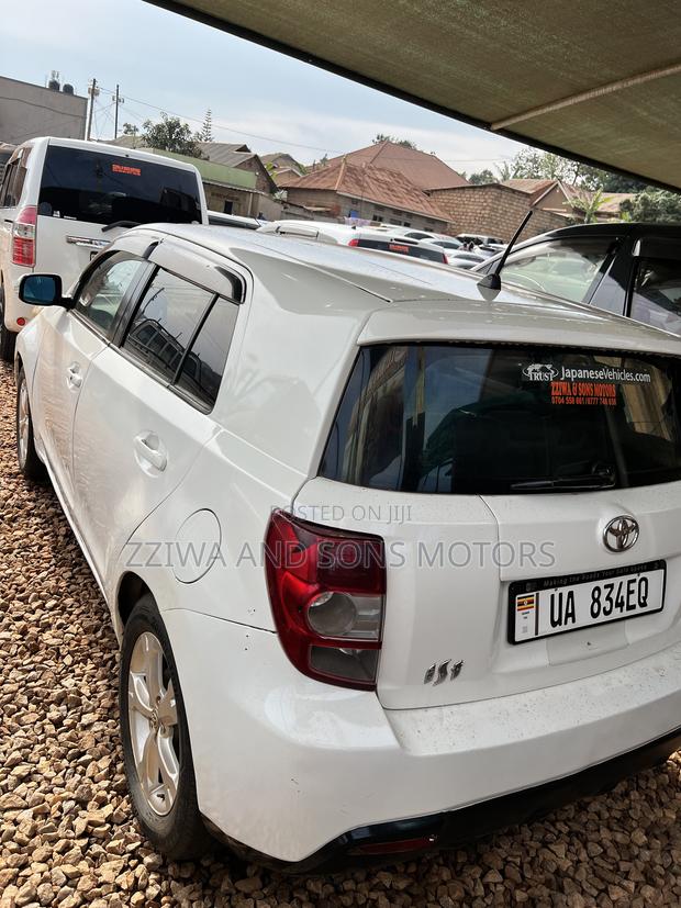 Toyota IST 2011 White