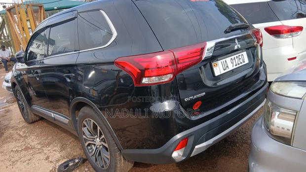 Mitsubishi Outlander 2017 Black
