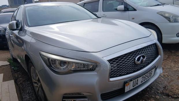 Nissan Skyline 2016 Silver