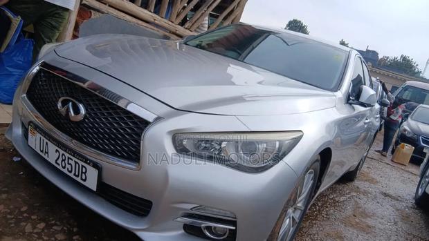 Nissan Skyline 2016 Silver