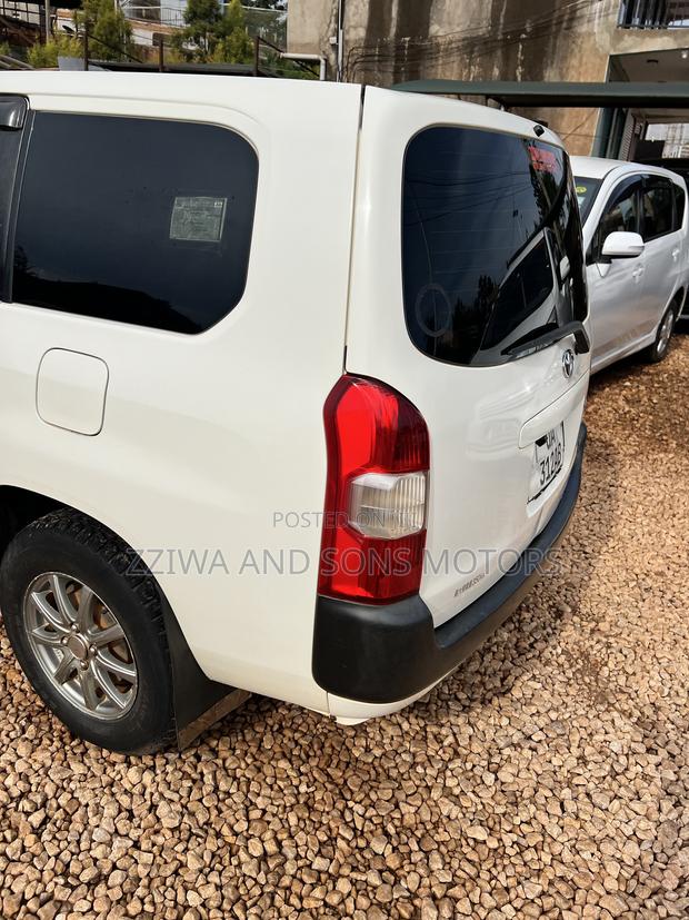 Toyota Probox 1.5 DX 4WD 2021 White