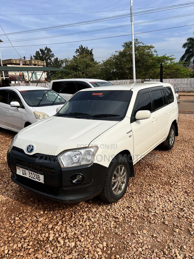Toyota Probox 1.5 DX 4WD 2021 White