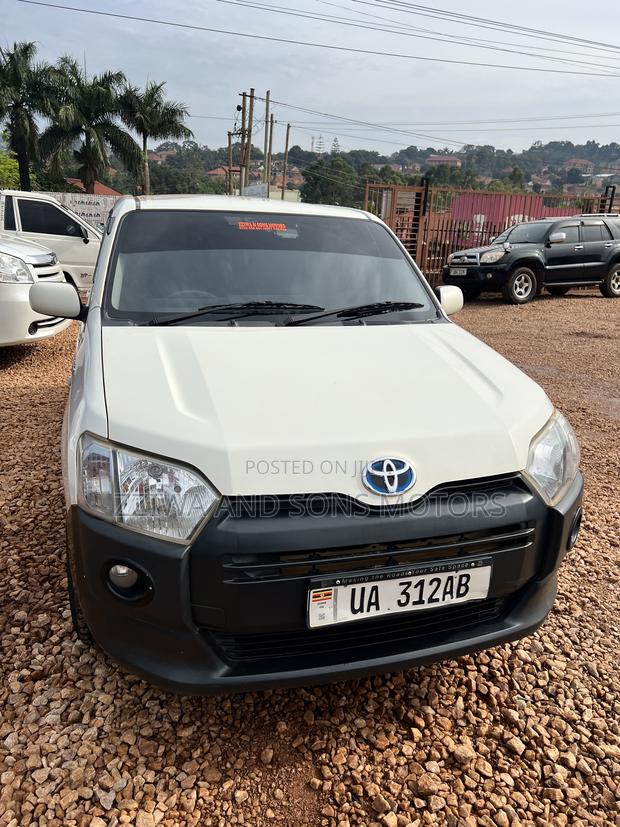 Toyota Probox 1.5 DX 4WD 2021 White