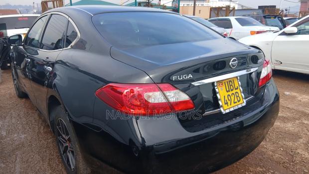 Nissan Fuga 2016 Black