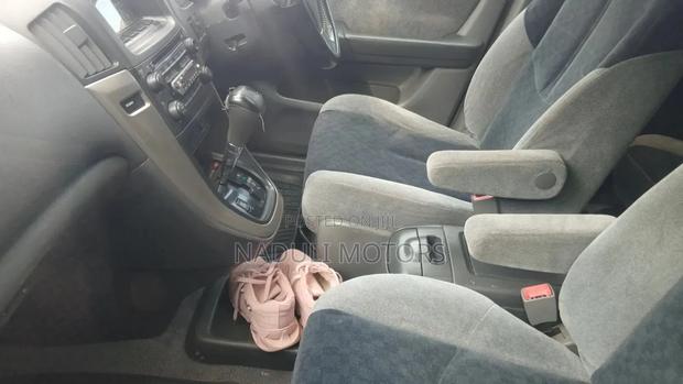 Toyota Harrier 2002 Gold
