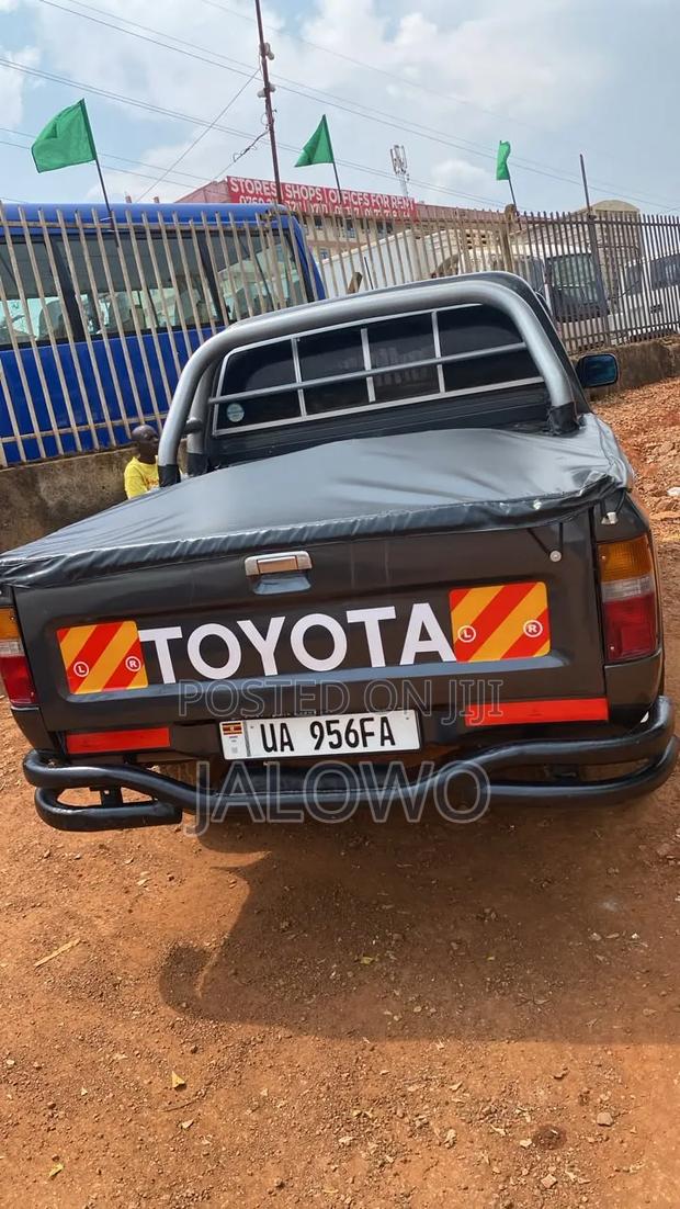 Toyota Hilux 1994 Black