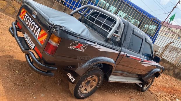 Toyota Hilux 1994 Black