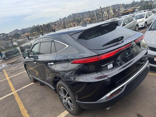 Toyota Harrier 2.0 4WD 2020 Black