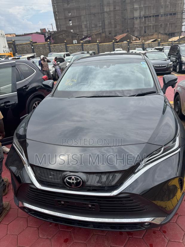 Toyota Harrier 2.0 4WD 2020 Black