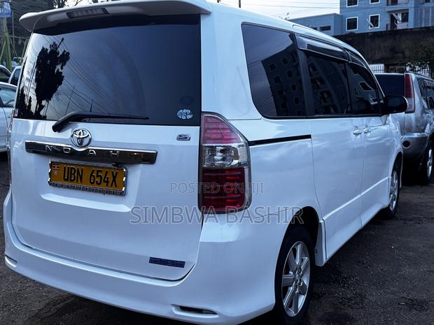 Toyota Noah 2008 White