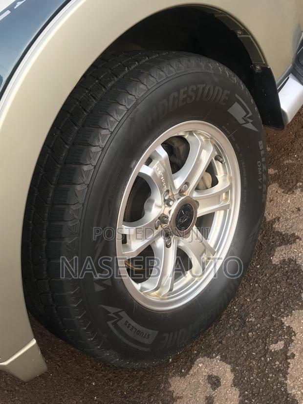 Mitsubishi Pajero 2010 Gold