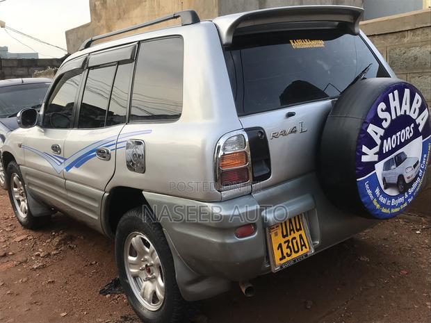 Toyota RAV4 Automatic 2000 Silver