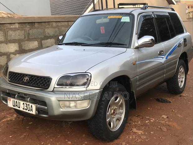 Toyota RAV4 Automatic 2000 Silver