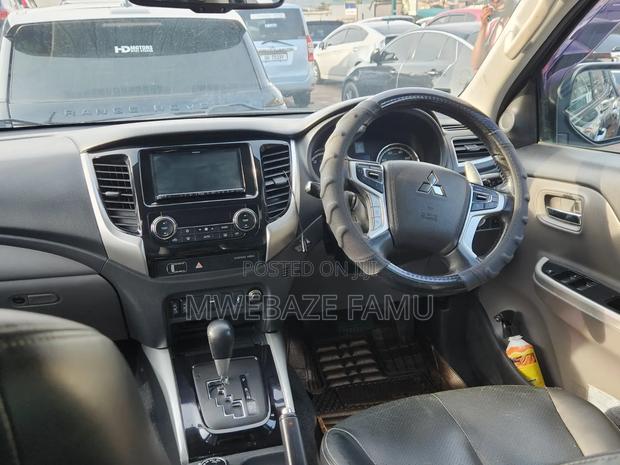 Mitsubishi Pajero 2015 Black