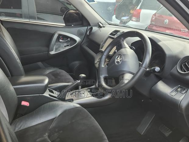 Toyota Vanguard 2010 Black