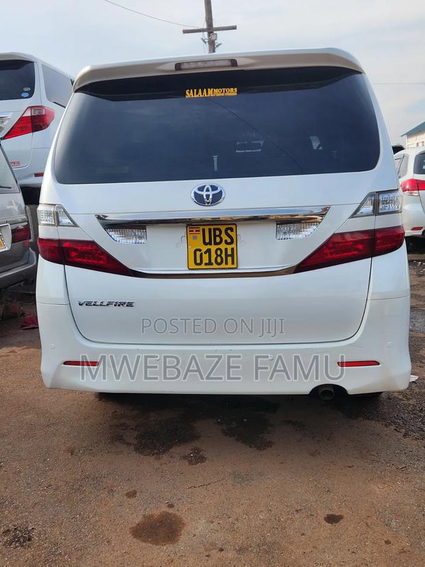Toyota Vanguard 2012 White