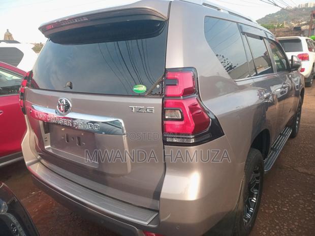 Toyota Land Cruiser Prado 2018 Brown