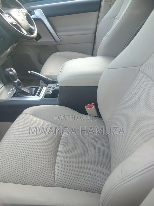 Toyota Land Cruiser Prado 2018 Brown