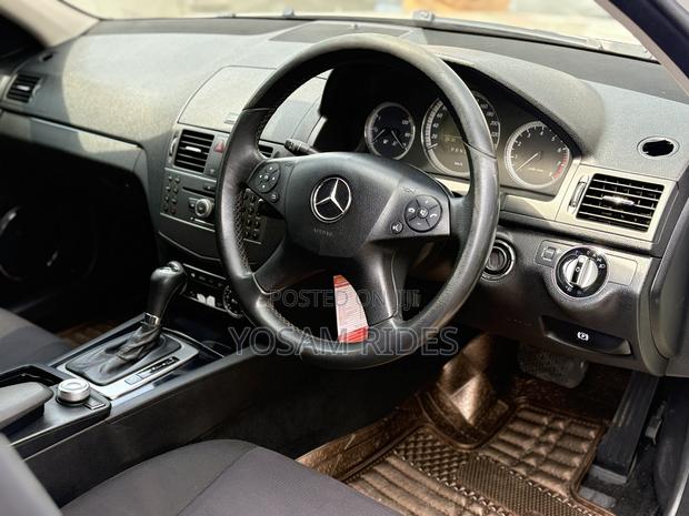 Mercedes-Benz C200 2011 White
