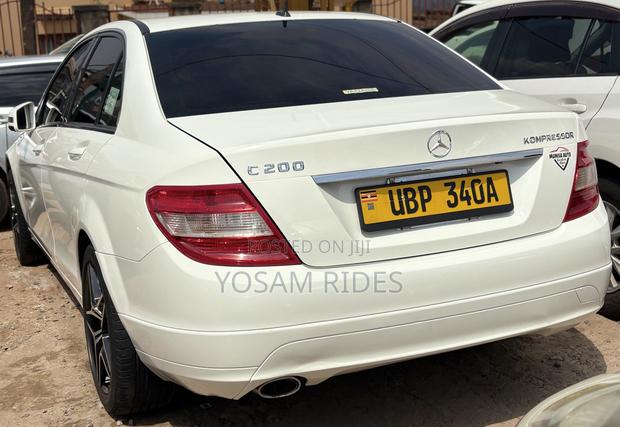 Mercedes-Benz C200 2011 White