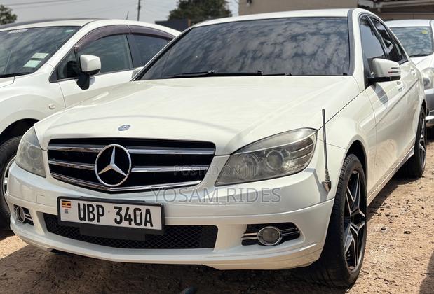 Mercedes-Benz C200 2011 White
