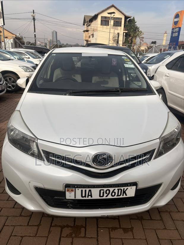 Toyota Vitz 2010 White