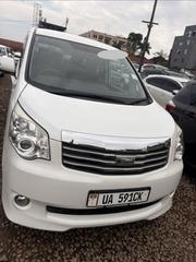 Toyota Noah 2011 White for sale