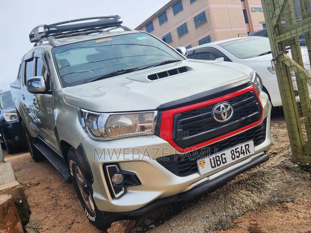Toyota Hilux 2015